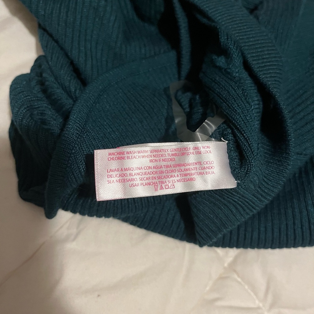 Green Ribbed Sweater - Picture 6 of 6